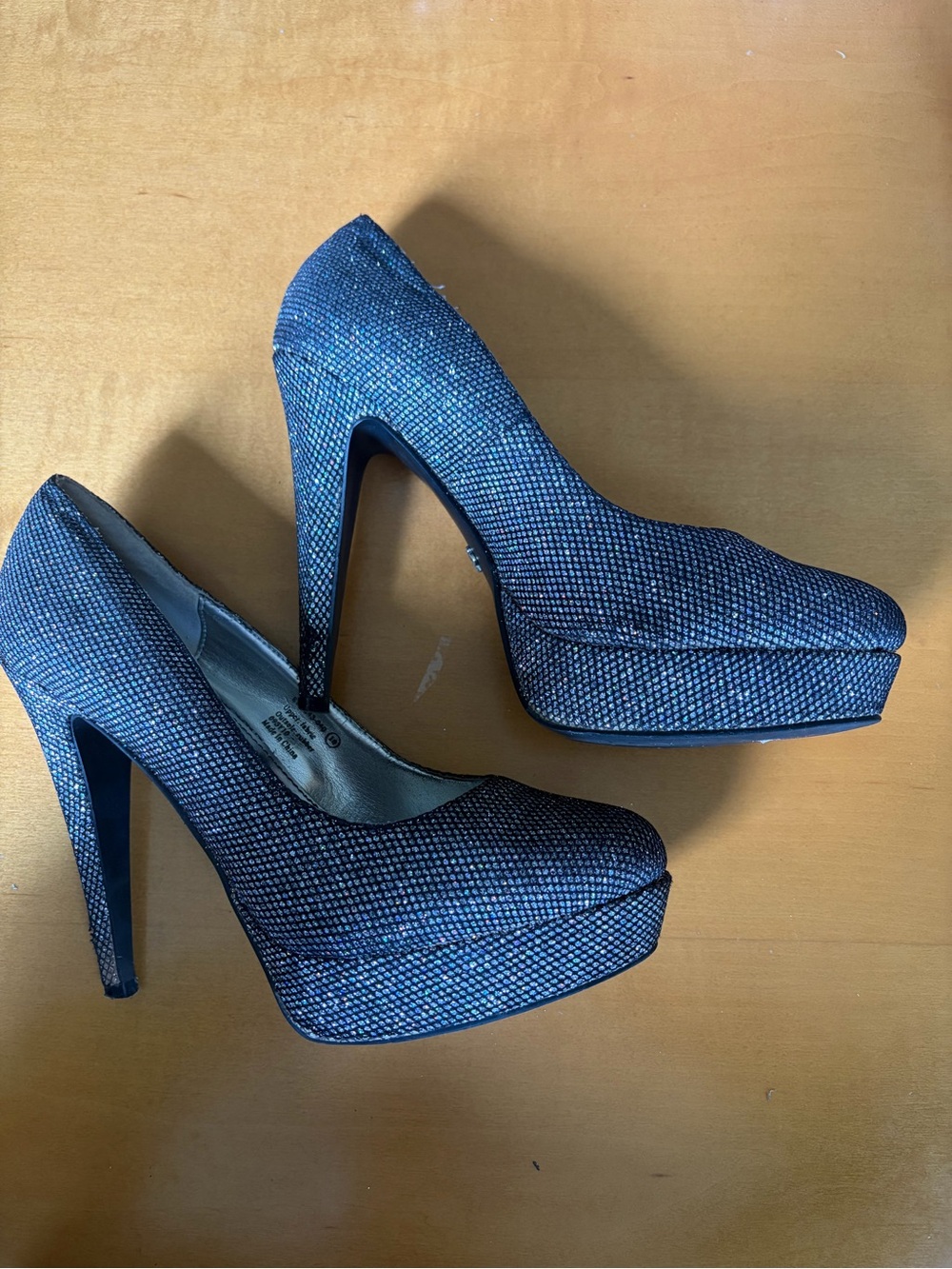 De Blossom Collection Ewha-243 Glitter Closed Toe Platform Pumps Heels